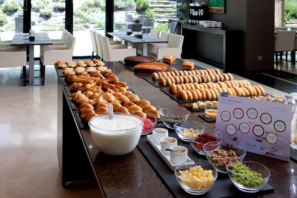 Nh Ribera Del Manzanares Hotel Madrid Restaurant photo