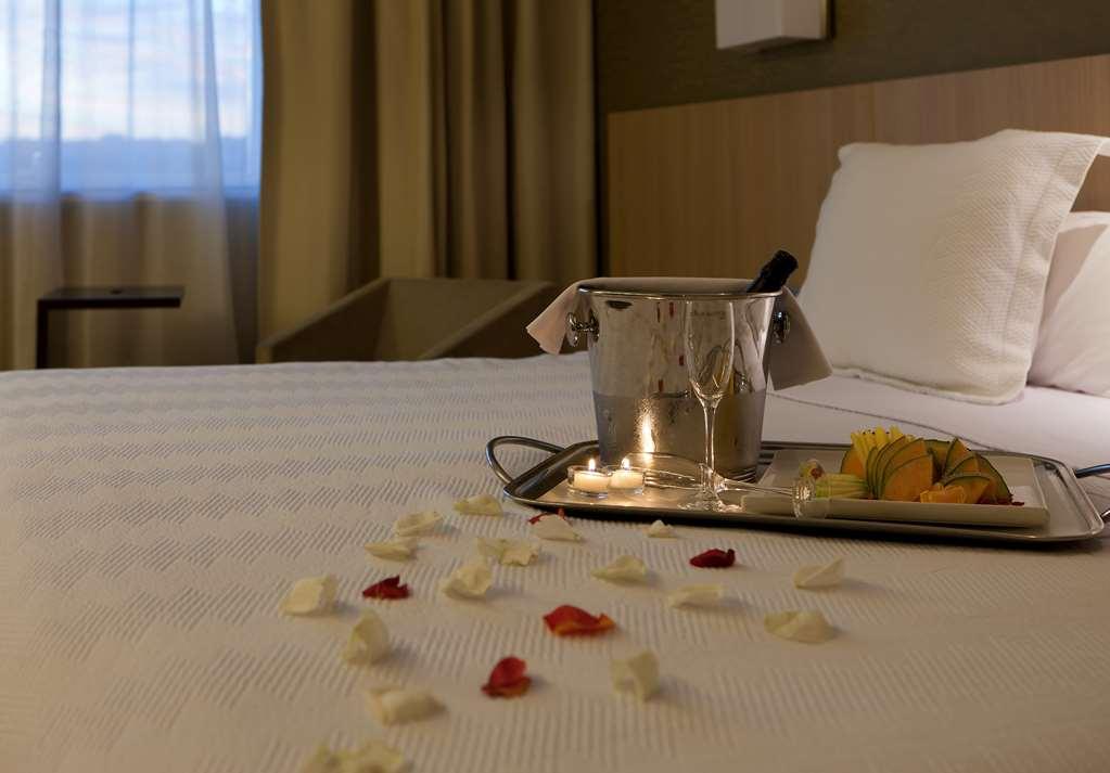 Nh Ribera Del Manzanares Hotel Madrid Room photo