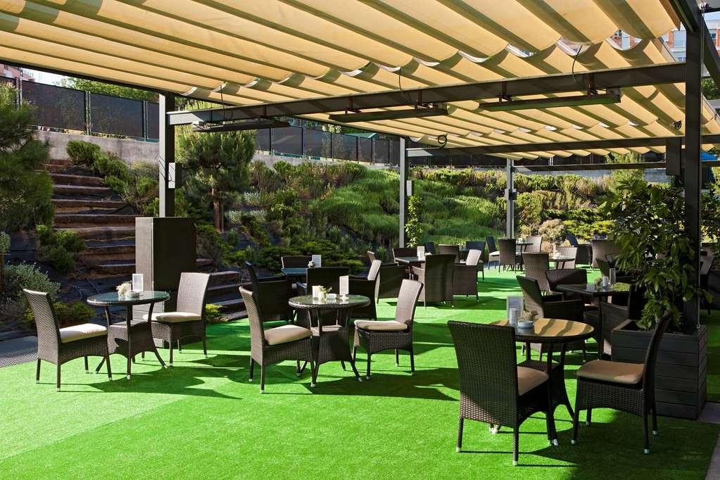 Nh Ribera Del Manzanares Hotel Madrid Exterior photo