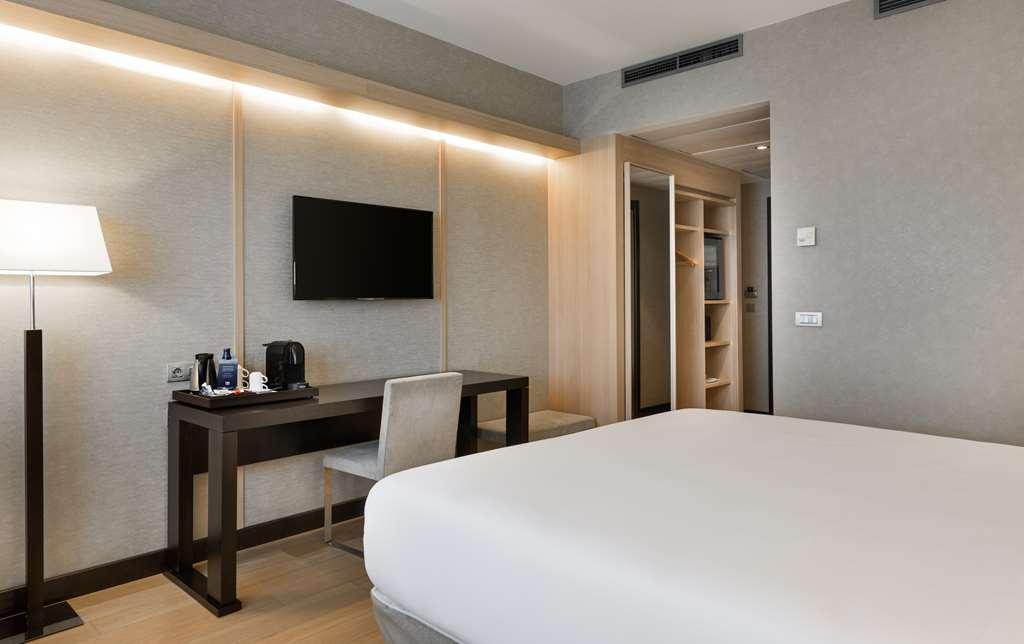 Nh Ribera Del Manzanares Hotel Madrid Room photo