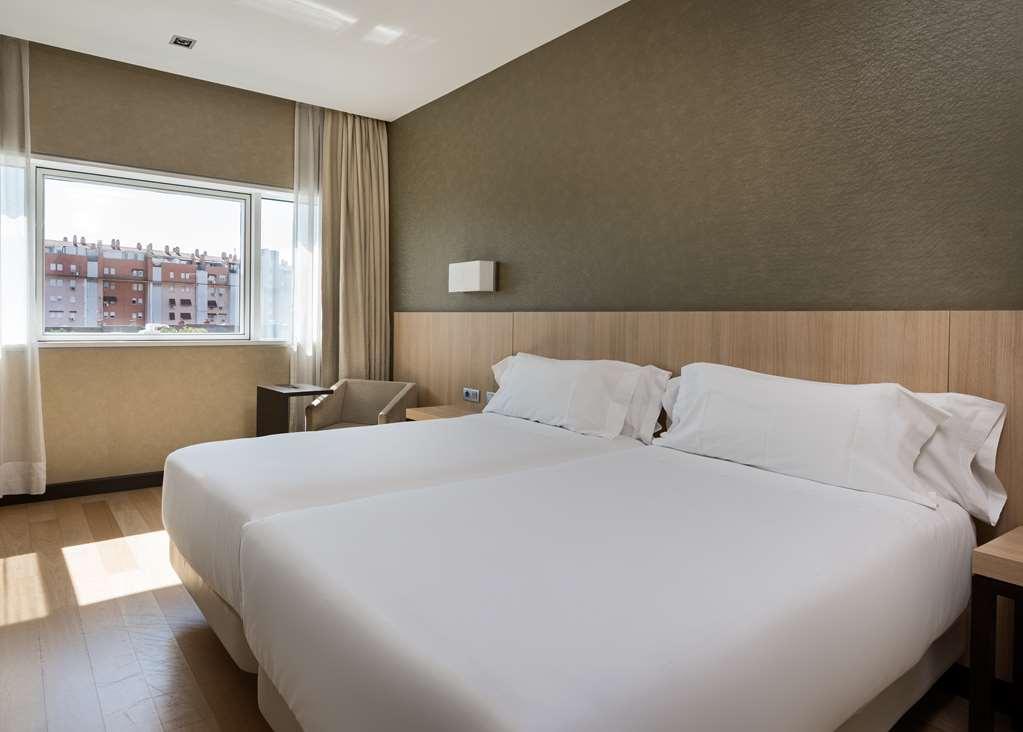 Nh Ribera Del Manzanares Hotel Madrid Room photo