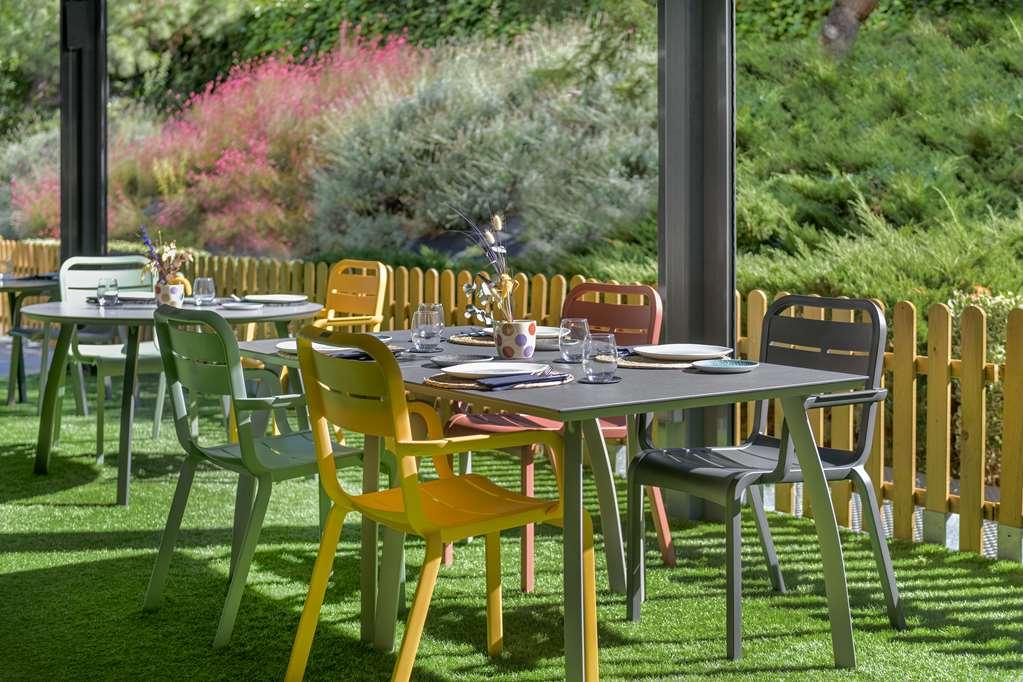 Nh Ribera Del Manzanares Hotel Madrid Exterior photo