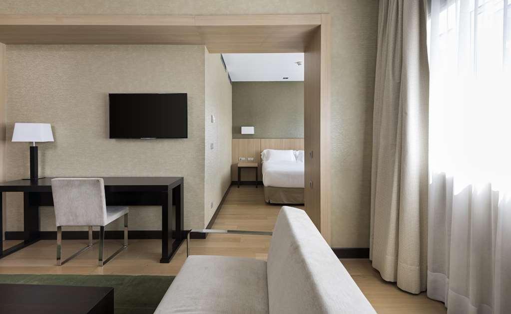 Nh Ribera Del Manzanares Hotel Madrid Room photo