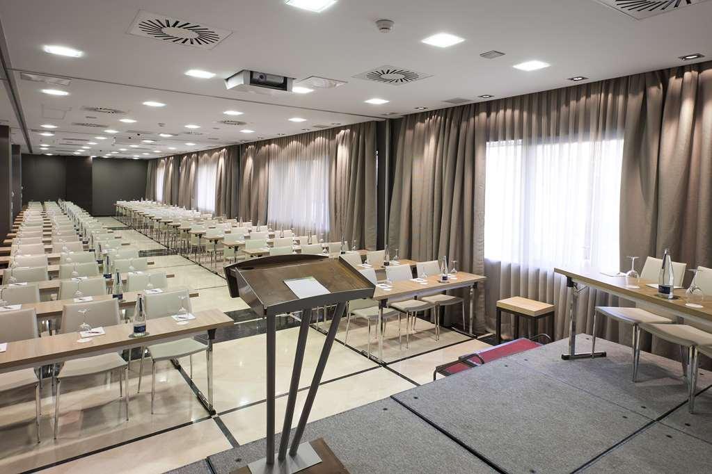 Nh Ribera Del Manzanares Hotel Madrid Facilities photo