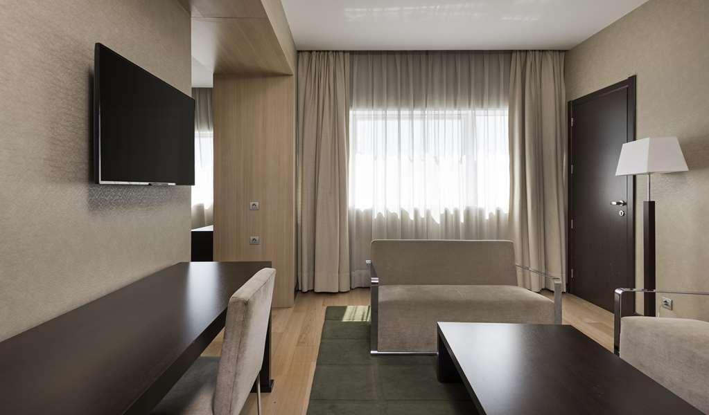 Nh Ribera Del Manzanares Hotel Madrid Room photo