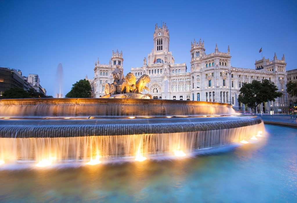 Nh Ribera Del Manzanares Hotel Madrid Exterior photo