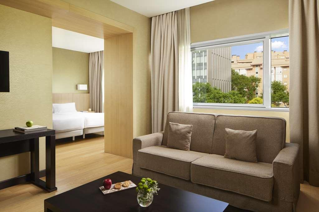 Nh Ribera Del Manzanares Hotel Madrid Room photo