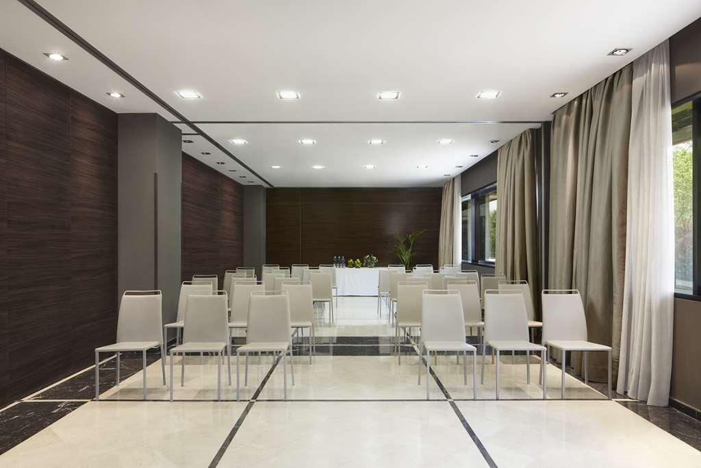 Nh Ribera Del Manzanares Hotel Madrid Facilities photo
