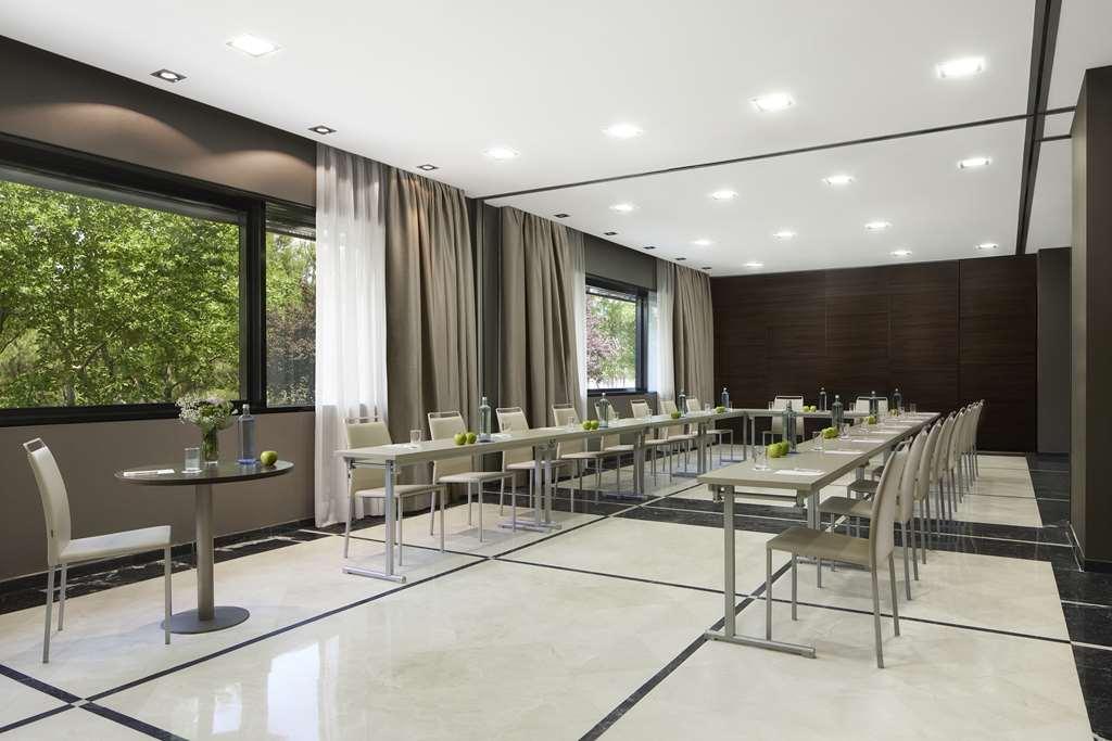 Nh Ribera Del Manzanares Hotel Madrid Facilities photo