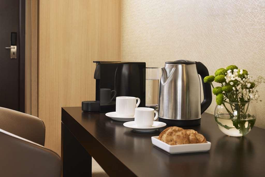 Nh Ribera Del Manzanares Hotel Madrid Room photo